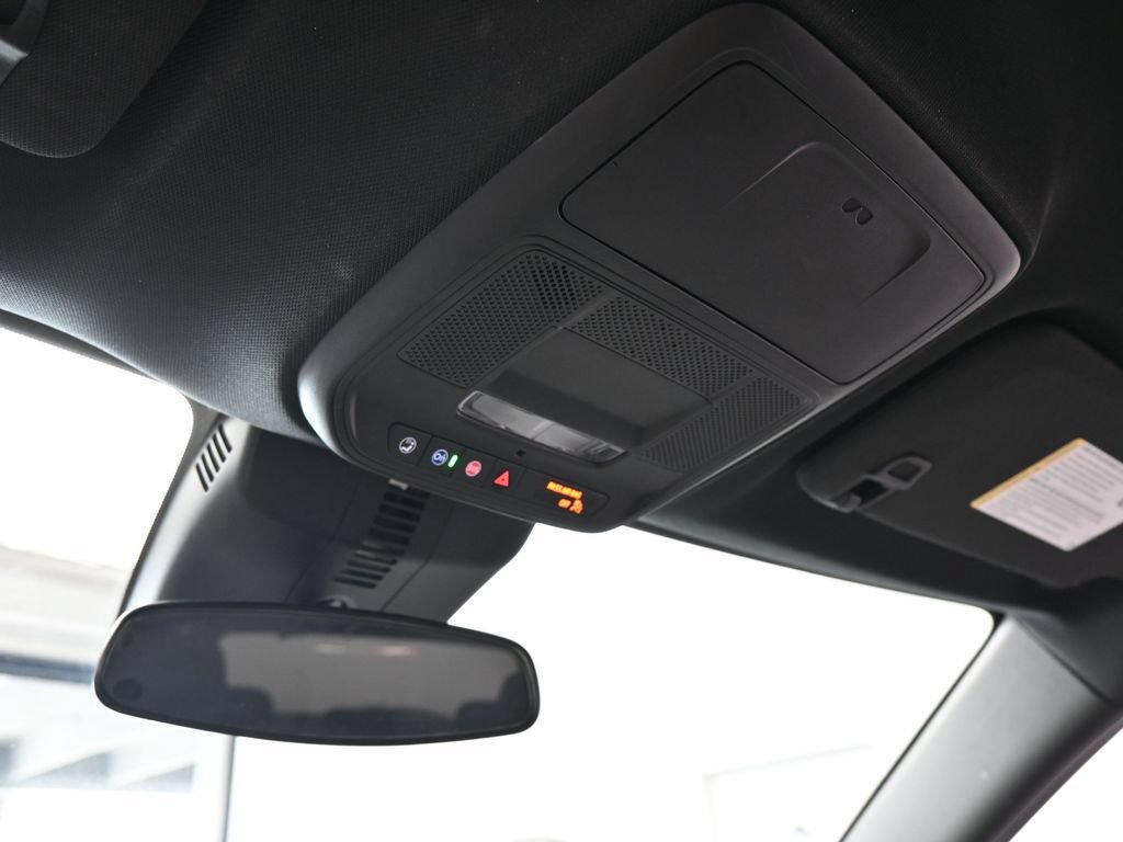 Used 2024 Chevrolet Traverse LT FWD image 28