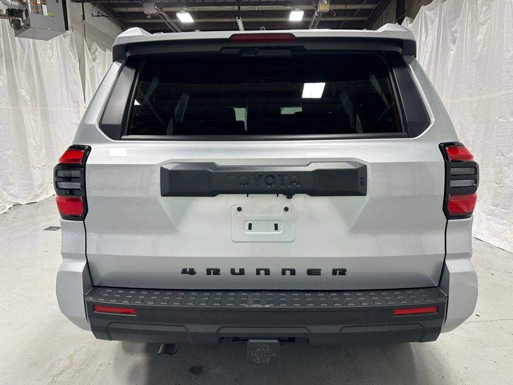 Used 2025 Toyota 4Runner SR5 AWD/4WD image 6
