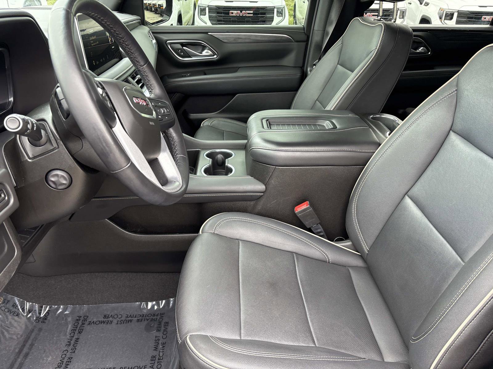 Used 2022 GMC Yukon XL SLT w/ SLT Luxury Package image 14