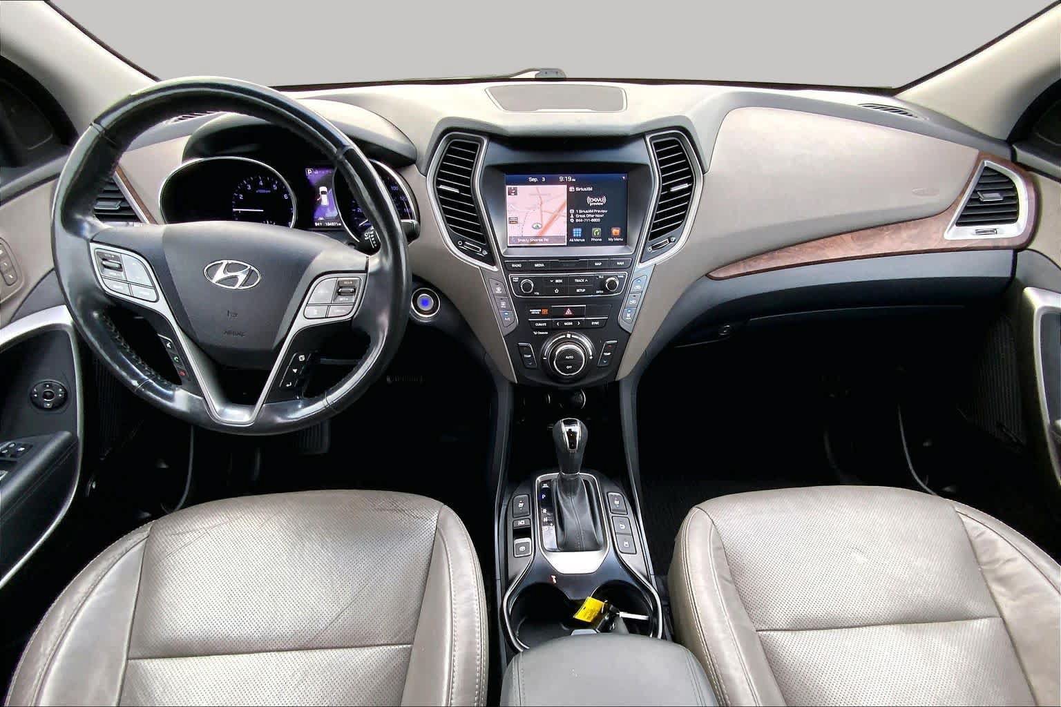 Used 2019 Hyundai Santa Fe XL FWD image 16