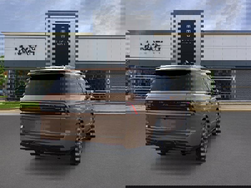 New 2026 Lincoln Navigator L Black Label AWD/4WD image 8