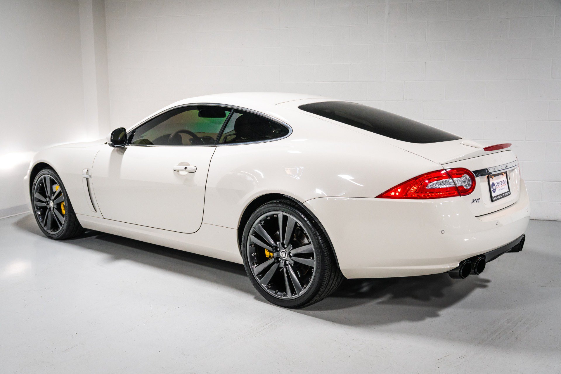 Used 2010 Jaguar XK Coupe RWD image 5
