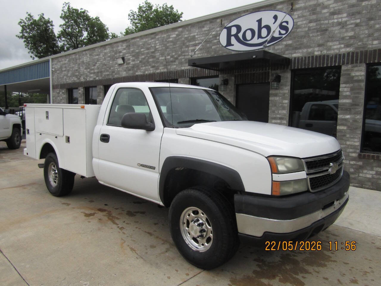 Used 2006 Chevrolet Silverado 2500 W/T RWD image 2