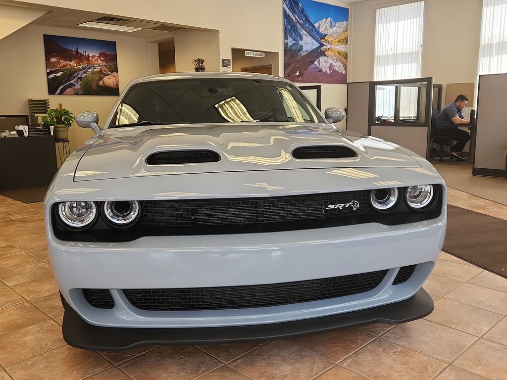 Used 2021 Dodge Challenger SRT Hellcat w/ Plus Package RWD image 5