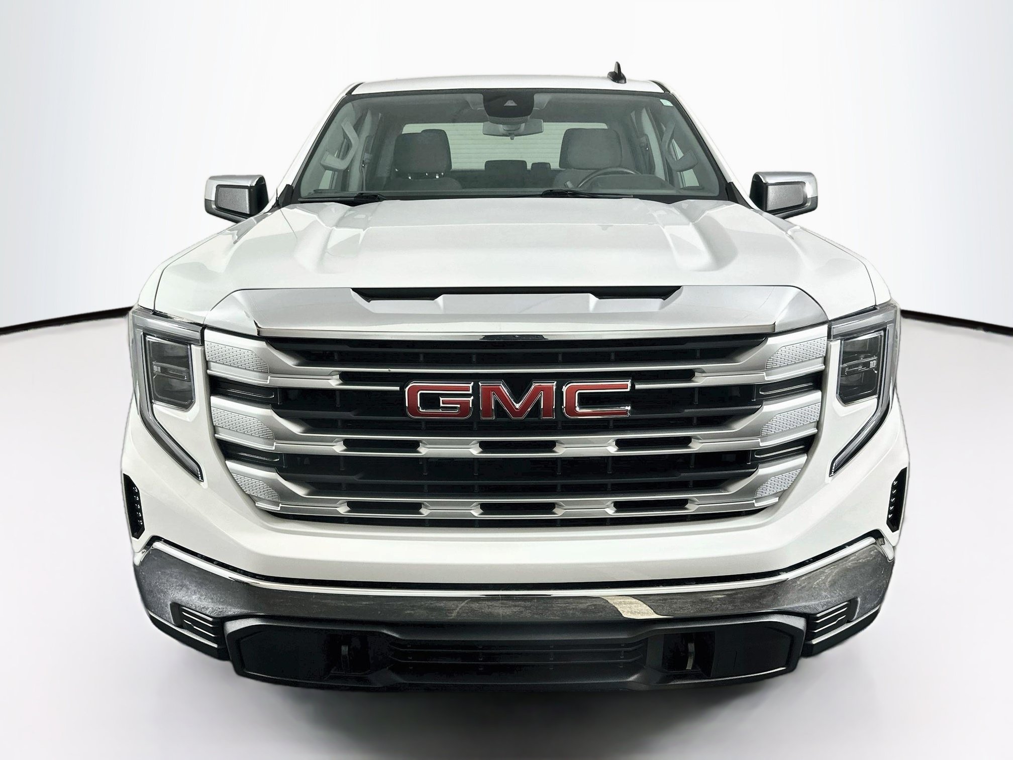 Used 2023 GMC Sierra 1500 SLE AWD/4WD image 2