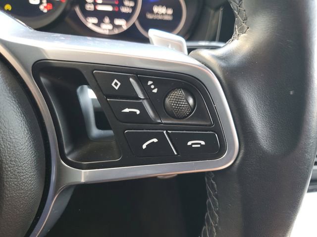 Used 2022 Porsche Cayenne Platinum Edition image 23