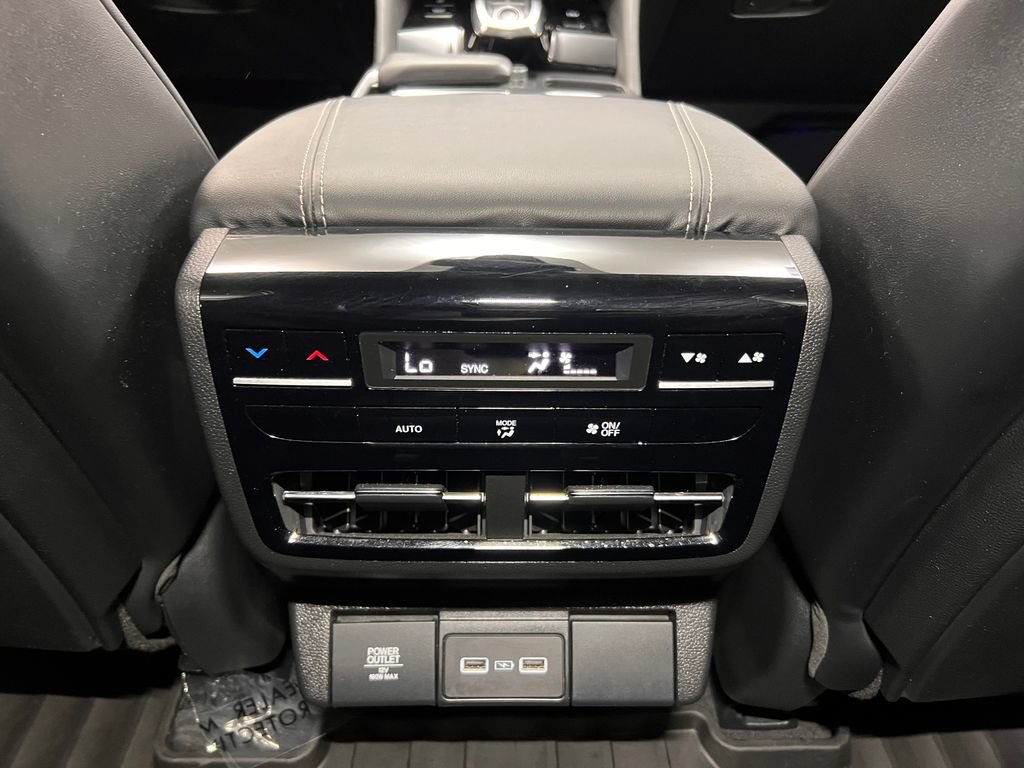 Used 2024 Acura MDX SH-AWD w/ Technology Package image 18