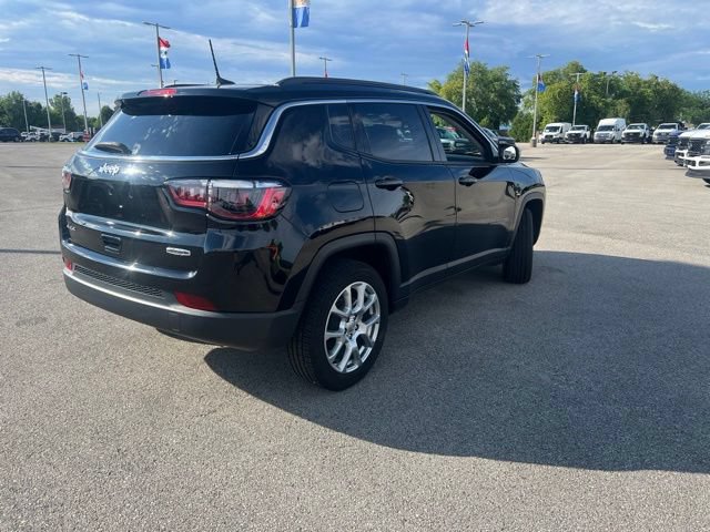Used 2022 Jeep Compass Latitude AWD/4WD image 8
