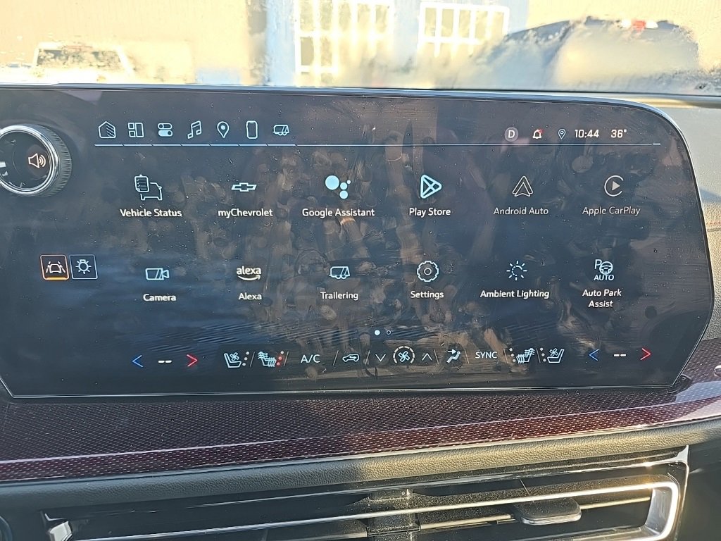 Used 2025 Chevrolet Traverse RS image 30