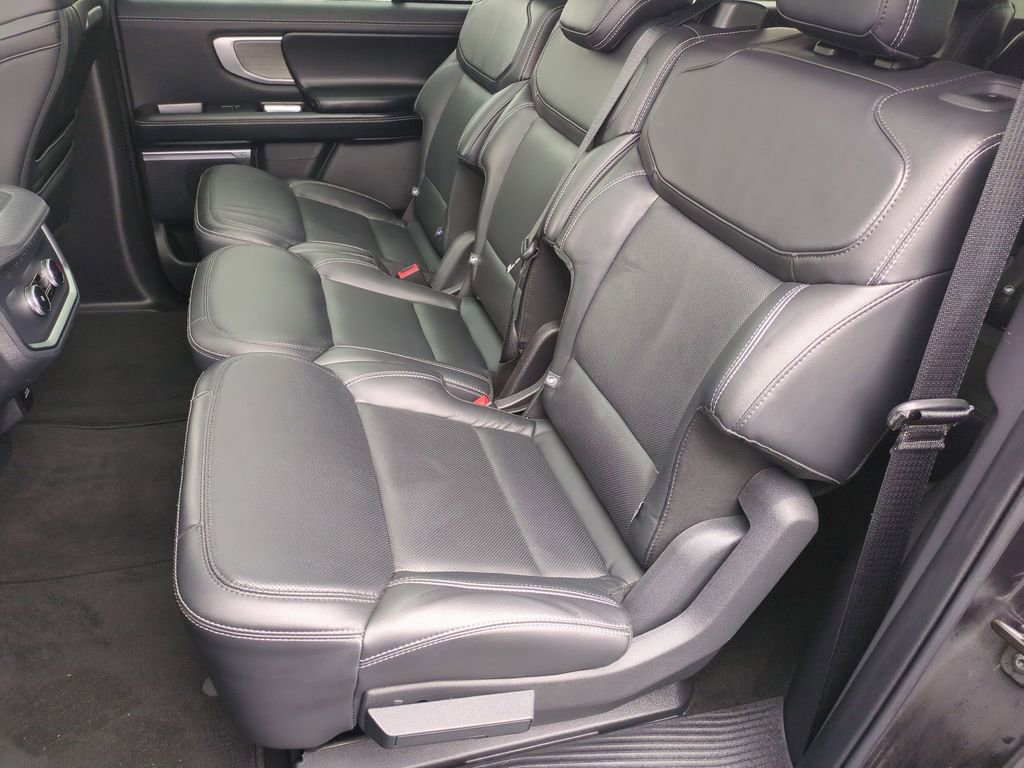 Used 2025 Ford Expedition Max Platinum AWD/4WD image 19