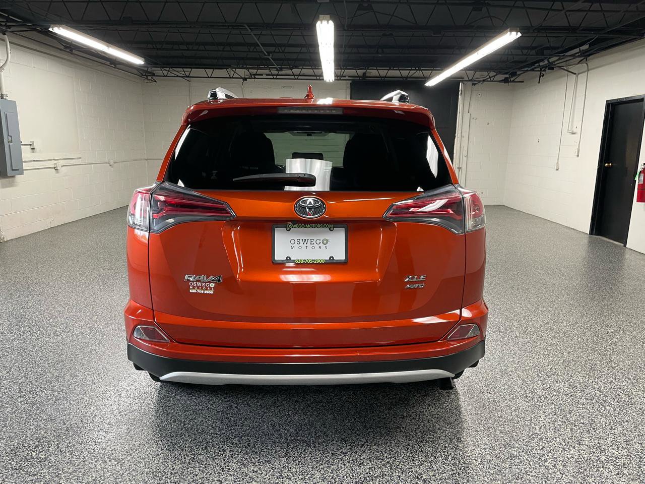 Used 2016 Toyota RAV4 XLE AWD/4WD image 10