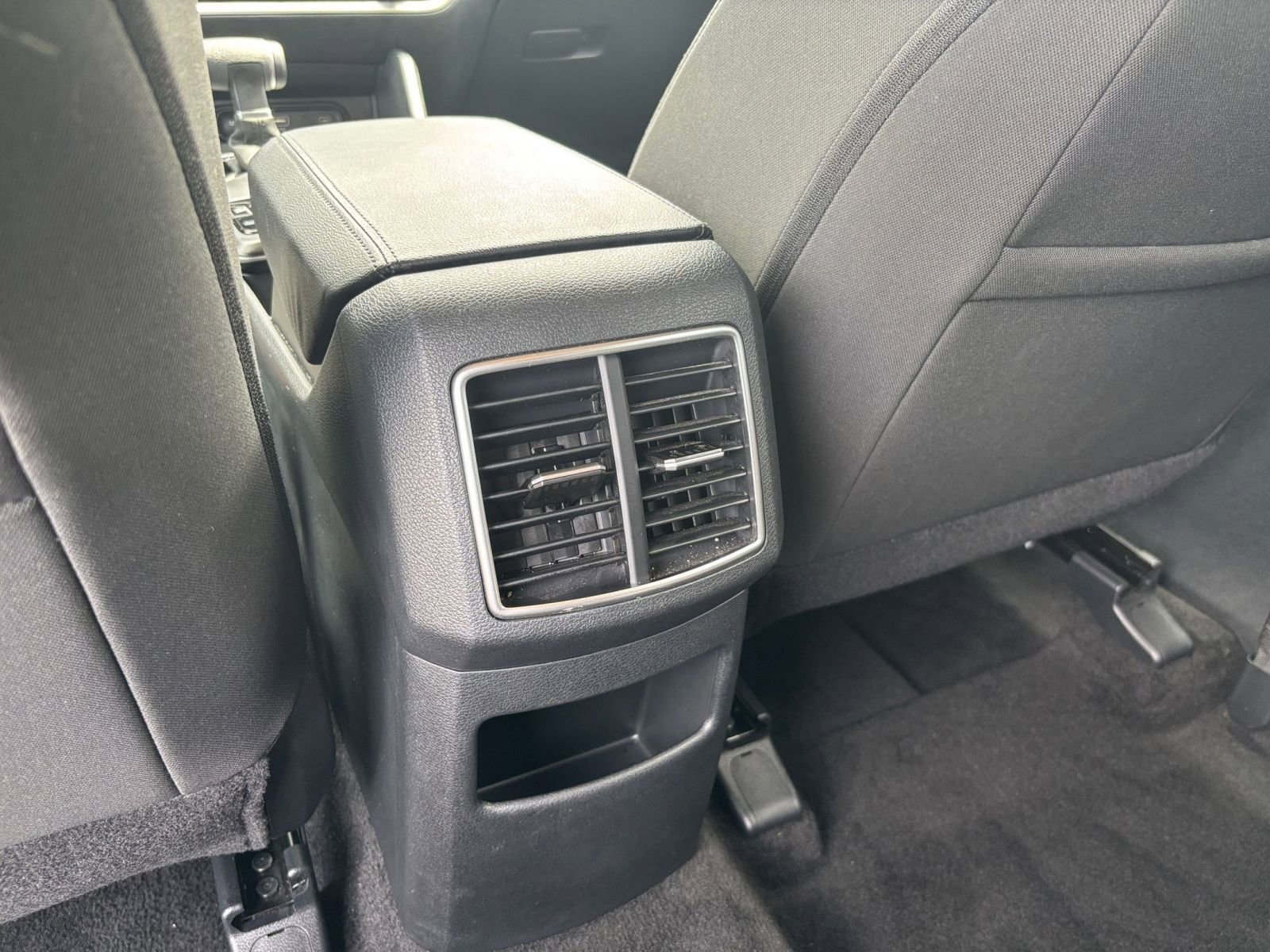 Used 2025 Kia Sportage LX FWD image 22