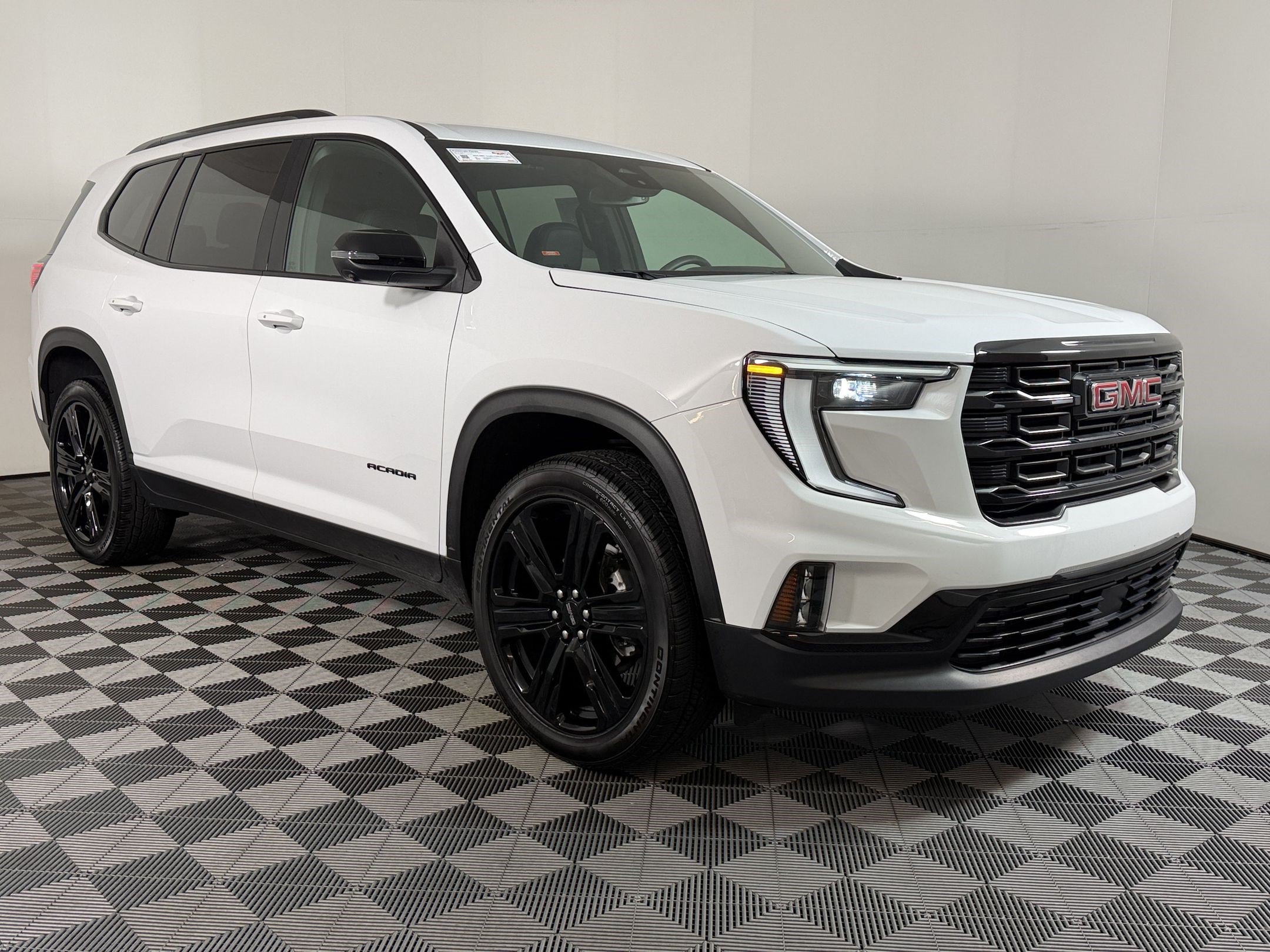 Used 2025 GMC Acadia Elevation w/ Elevation Premium Package FWD image 24