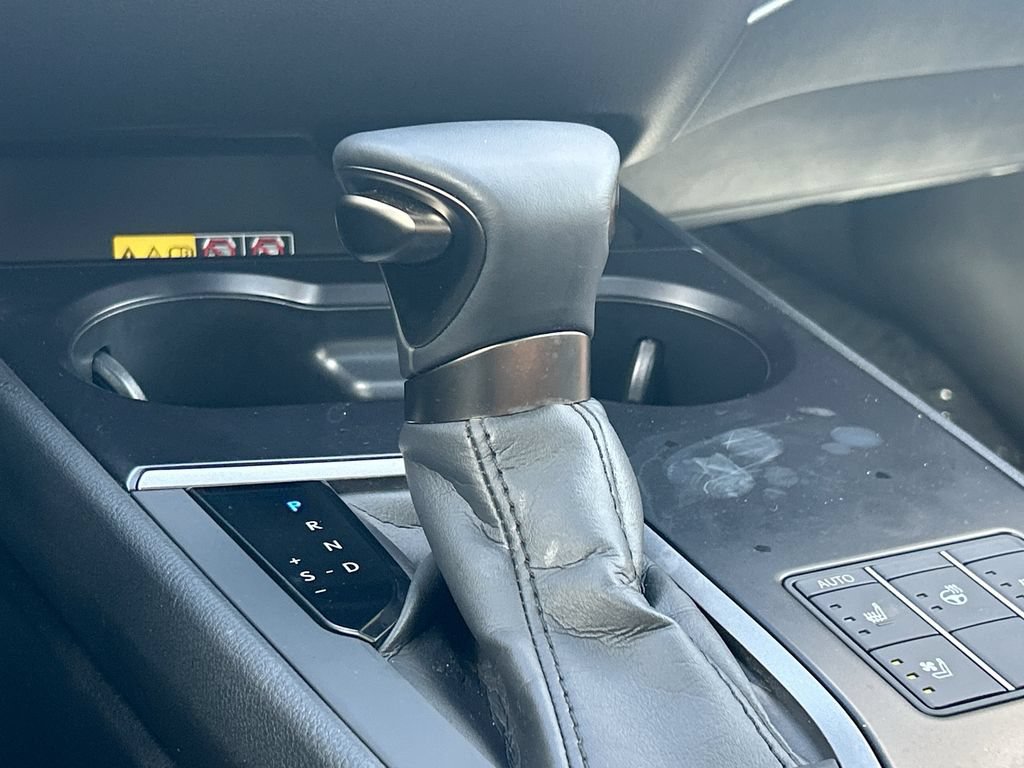 Used 2024 Lexus UX 250h FWD w/ Premium Package image 16