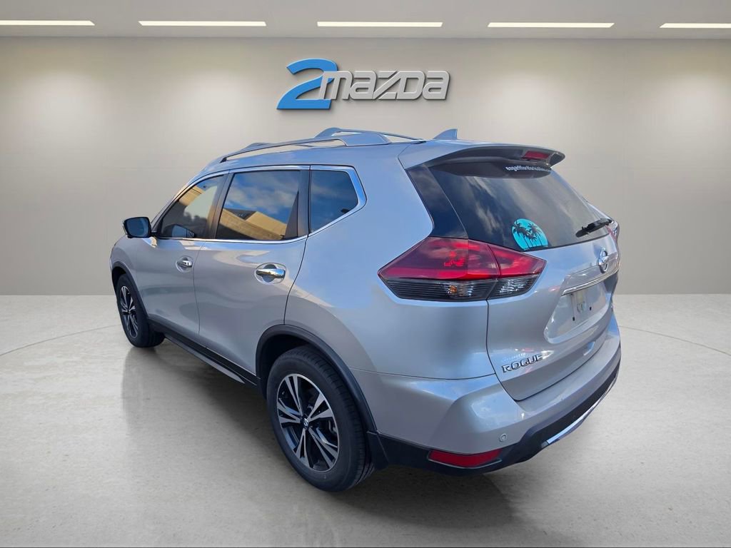 Used 2019 Nissan Rogue SV w/ Sun & Sound Touring Package image 3