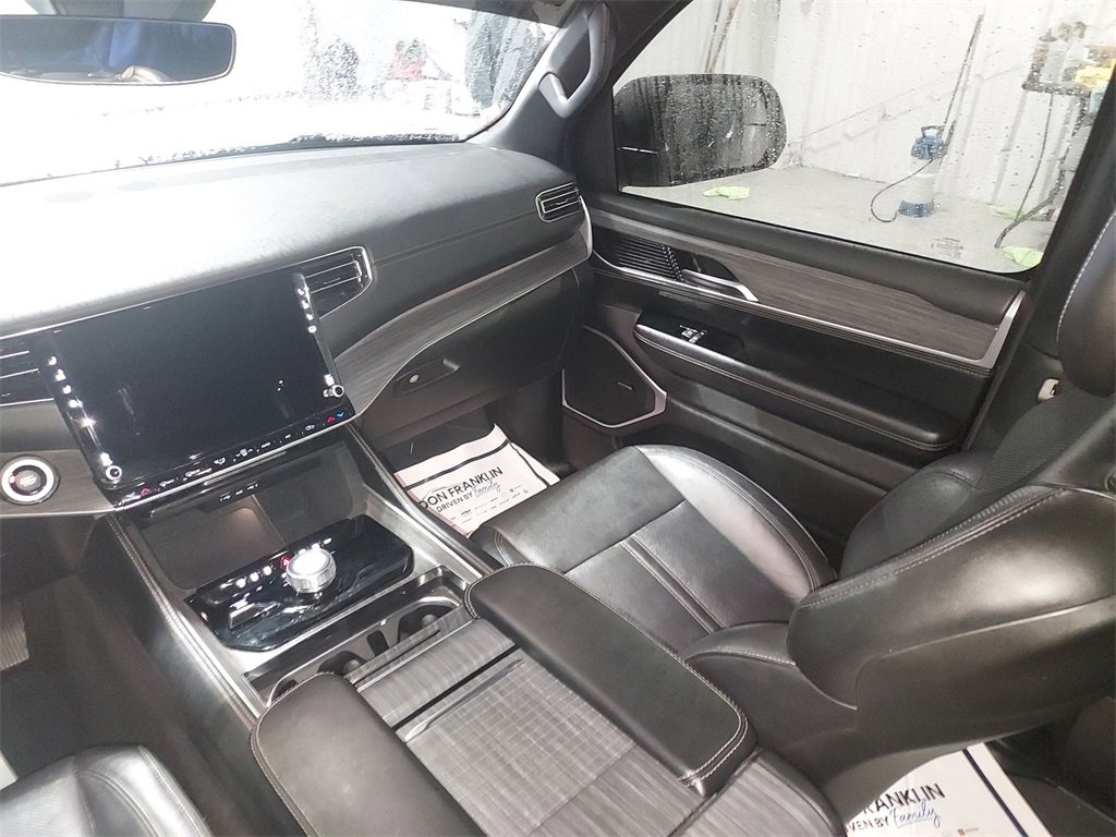 Used 2023 Jeep Wagoneer Series II w/ Premium Group I image 11