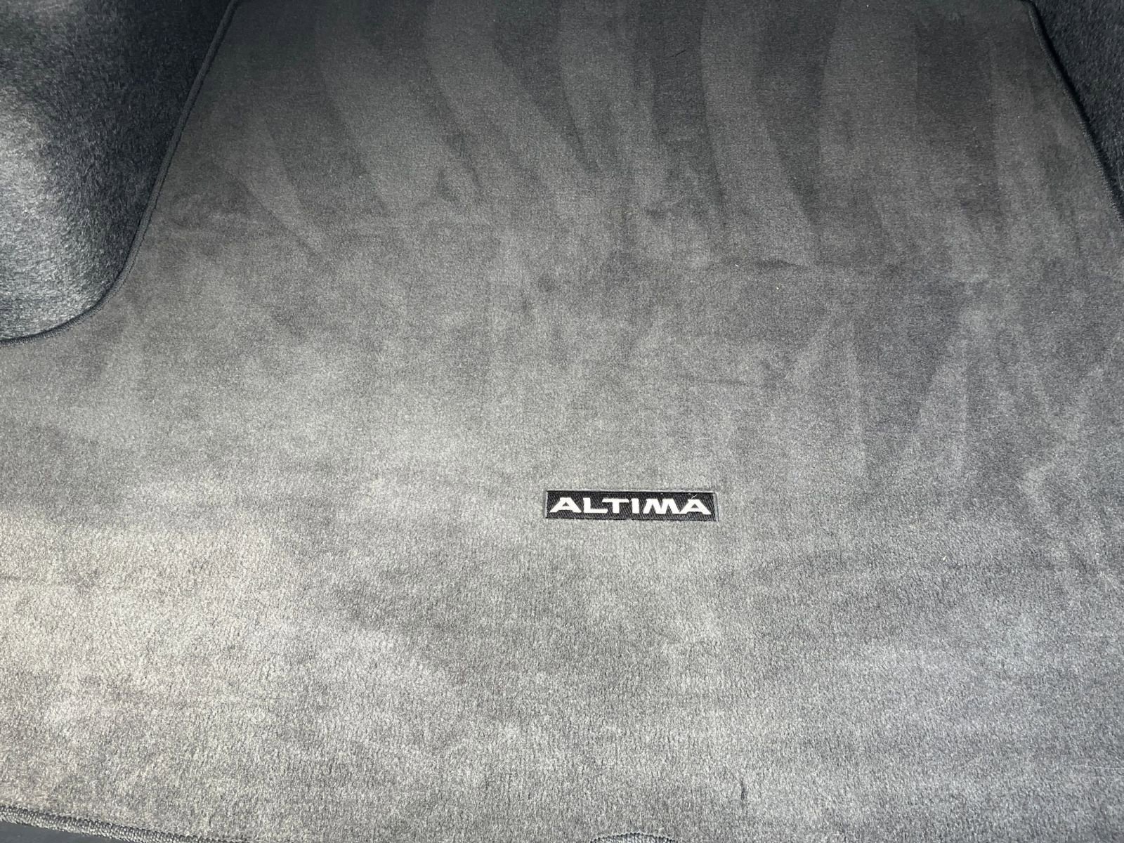 Used 2025 Nissan Altima 2.5 SV image 30