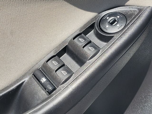 Used 2017 Ford Focus SE FWD image 7