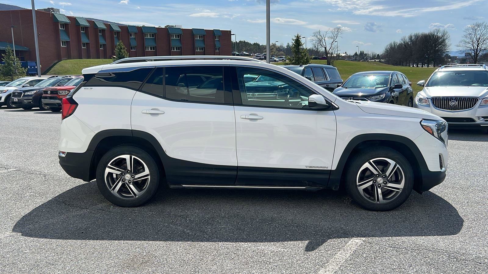 Used 2018 GMC Terrain SLT w/ Infotainment Package II image 2