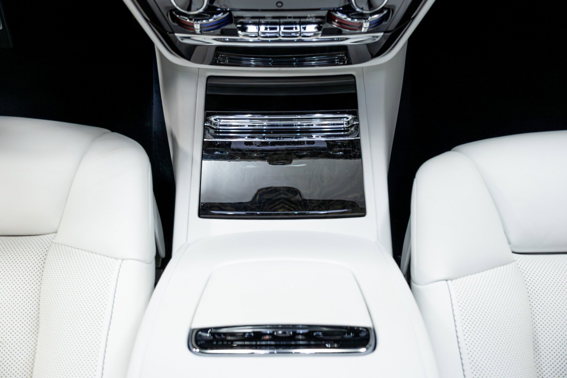 Used 2021 Rolls-Royce Phantom Sedan RWD image 44