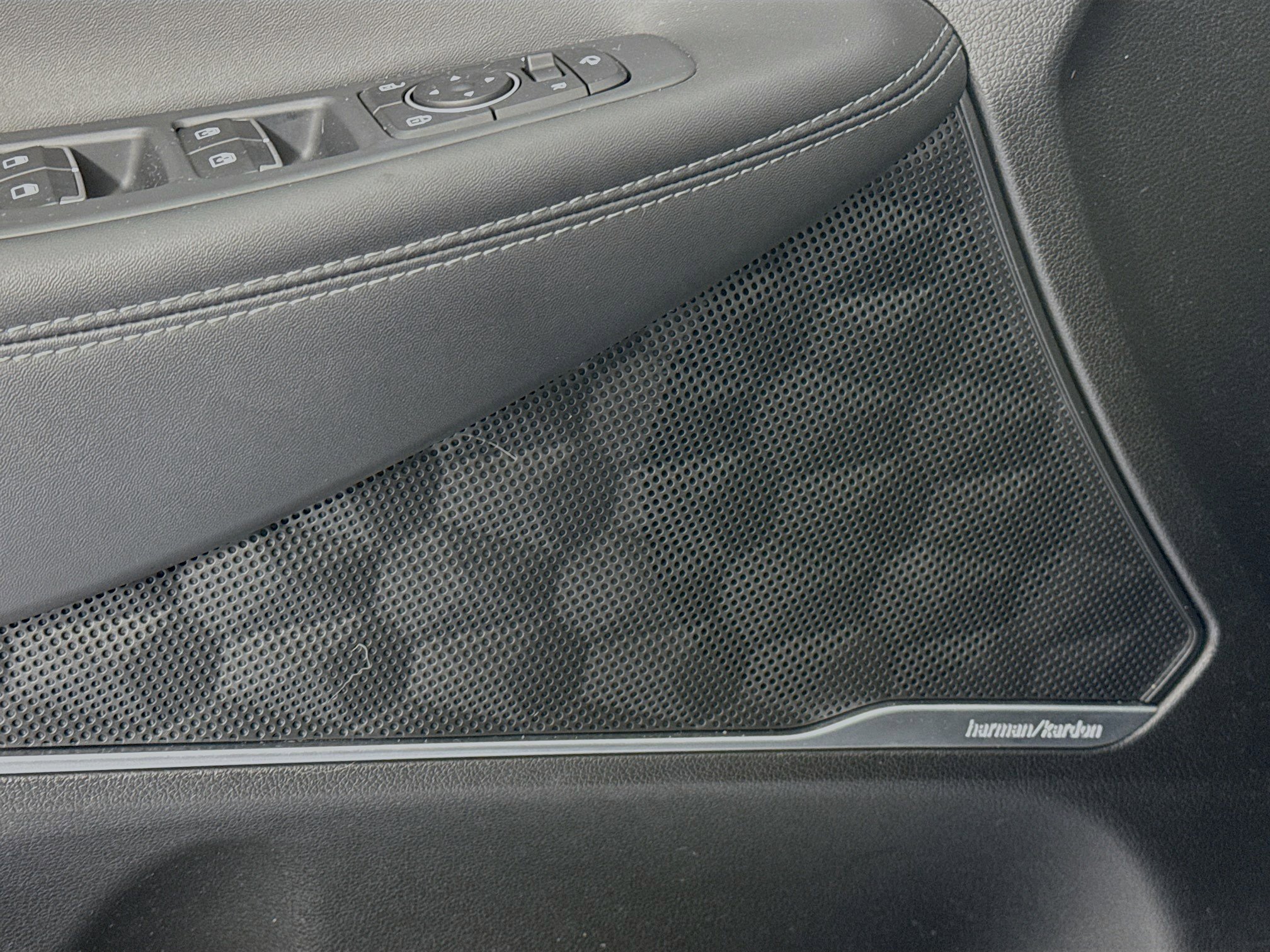 Used 2023 Hyundai Santa Fe Limited image 19