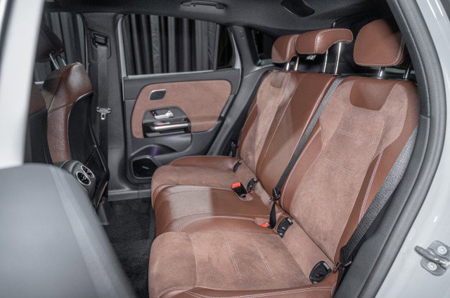 New 2026 Mercedes-Benz GLA 35 AMG 4MATIC image 12