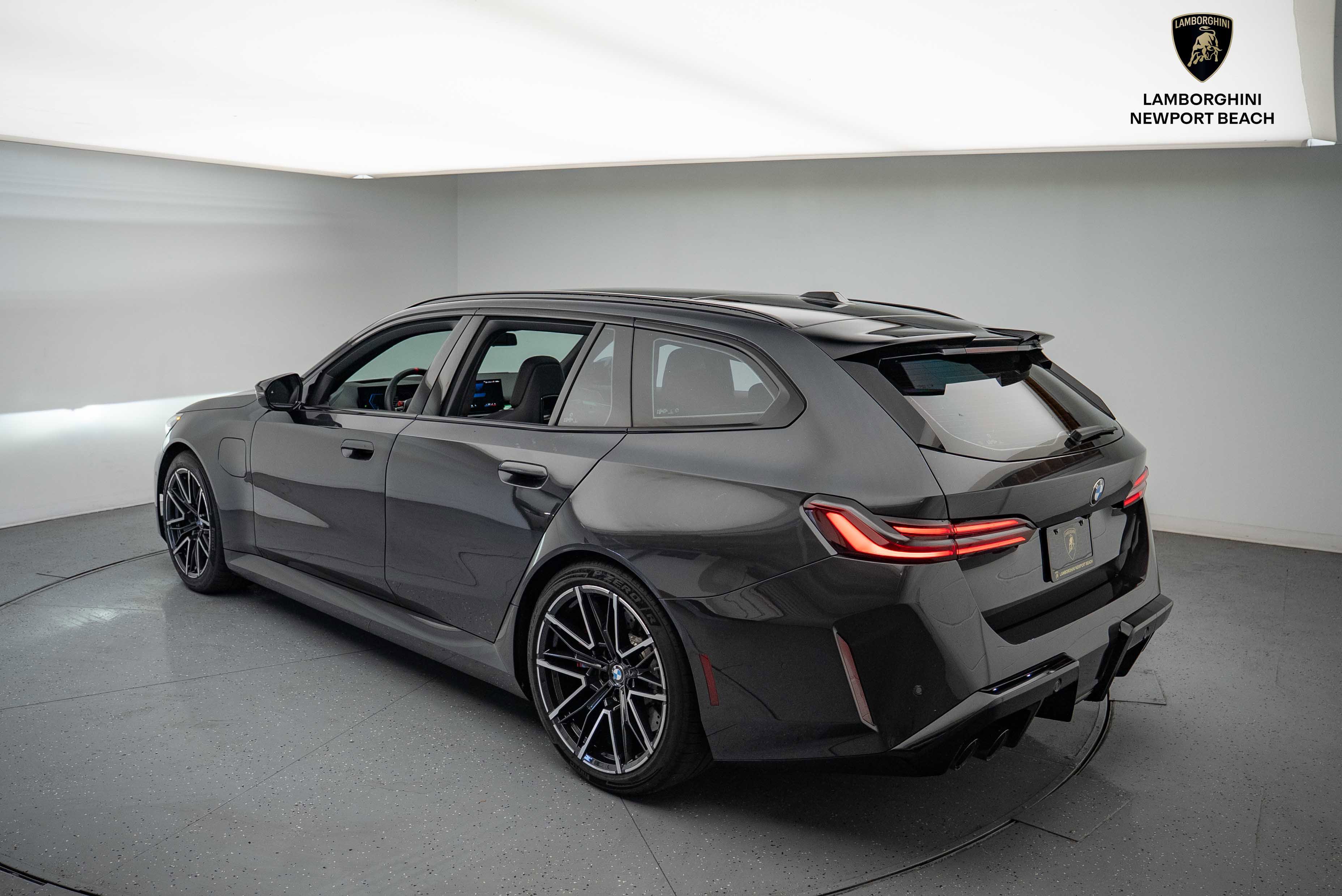 Used 2025 BMW M5 Touring image 4