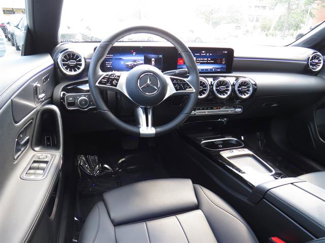 Used 2025 Mercedes-Benz CLA 250 4MATIC image 10