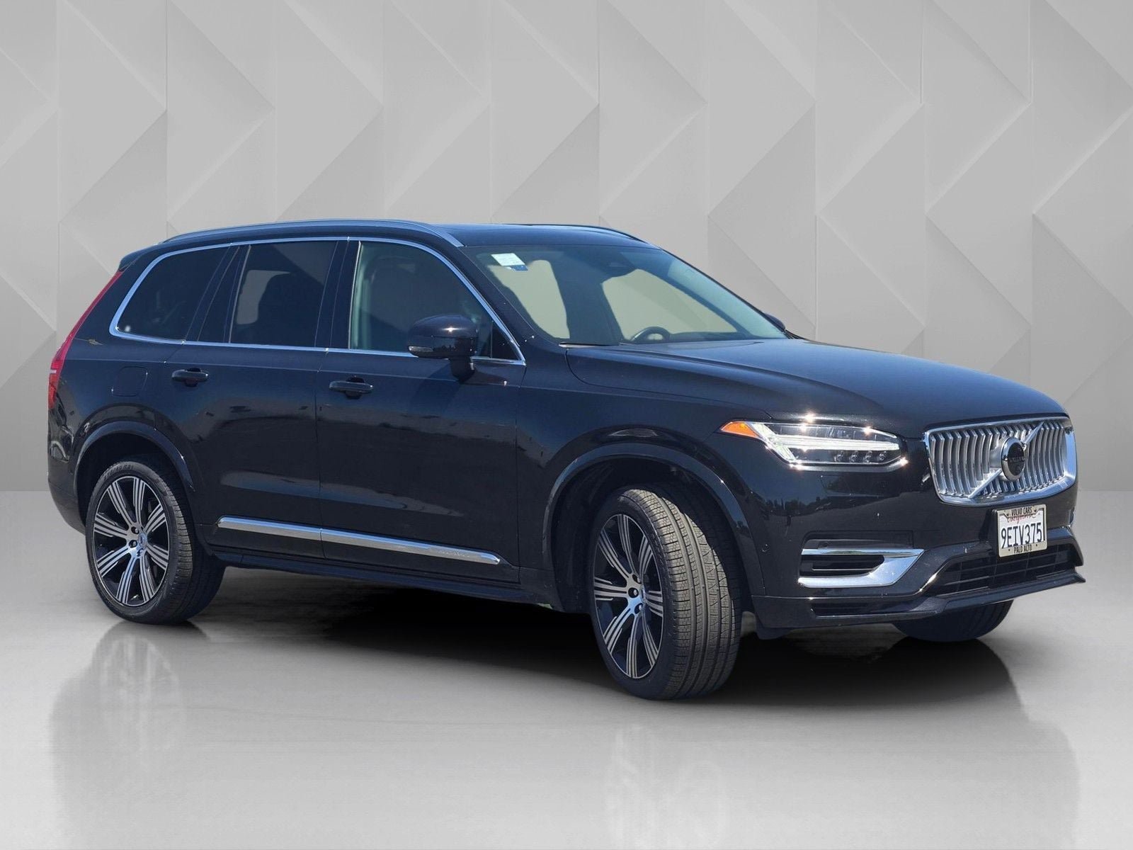 Certified 2023 Volvo XC90 T8 Ultimate w/ Protection Package Premier AWD/4WD image 12