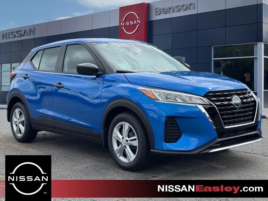 New 2025 Nissan Kicks Play S