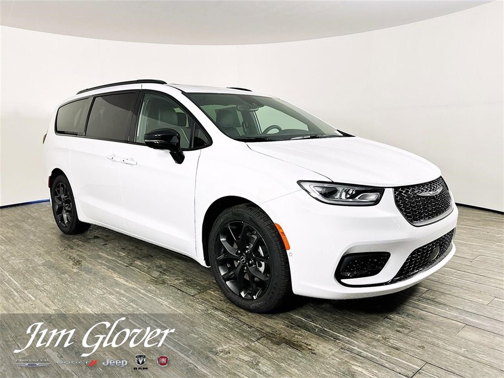 New 2026 Chrysler Pacifica Limited w/ S Appearance Package