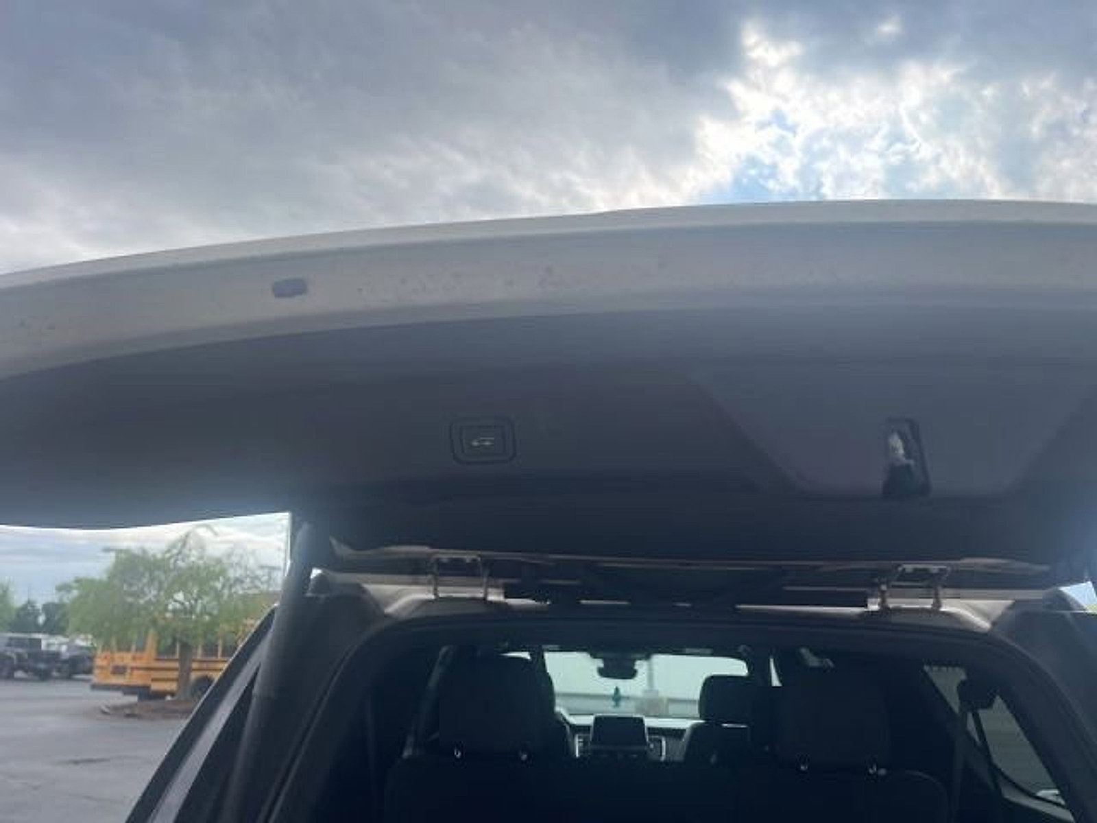 Used 2024 Chevrolet Suburban Premier AWD/4WD image 27