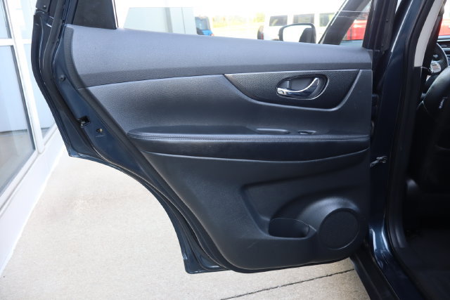 Used 2016 Nissan Rogue SL w/ SL Premium Package AWD/4WD image 27