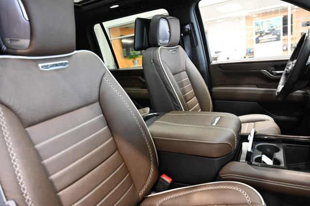 New 2026 GMC Yukon XL Denali Ultimate AWD/4WD image 10