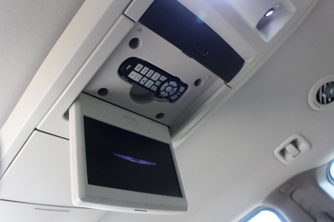 Used 2013 Chrysler Town & Country Limited w/ Trailer Tow Group FWD image 37