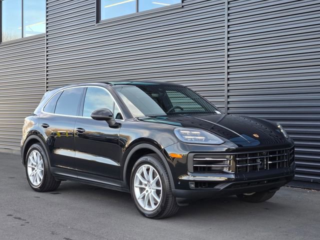 Used 2025 Porsche Cayenne image 9