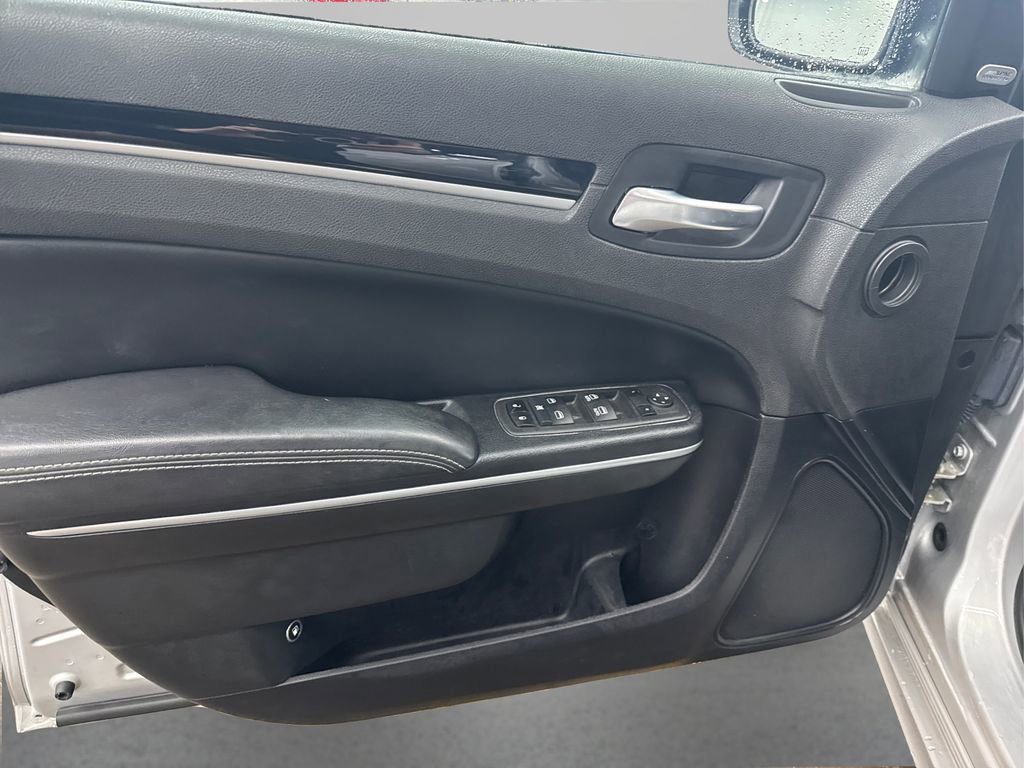 Used 2022 Chrysler 300 S image 23