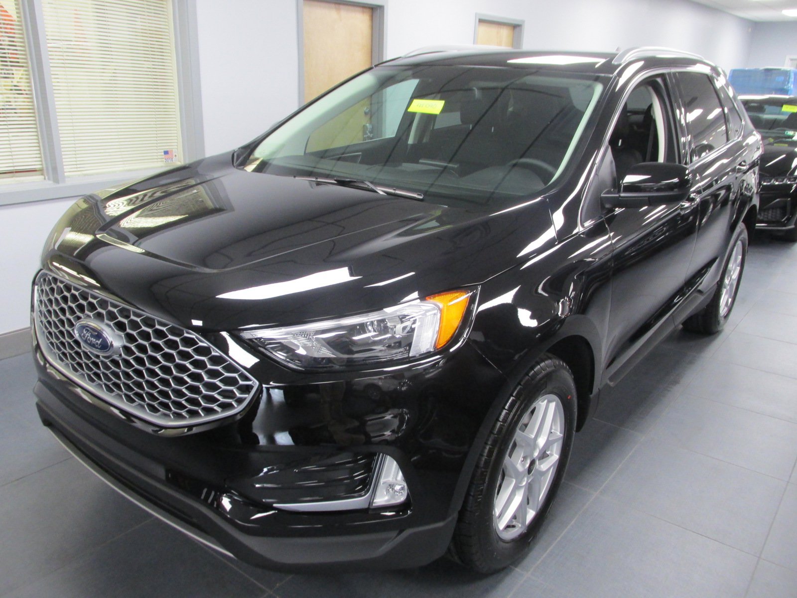 New 2024 Ford Edge SEL w/ Convenience Package