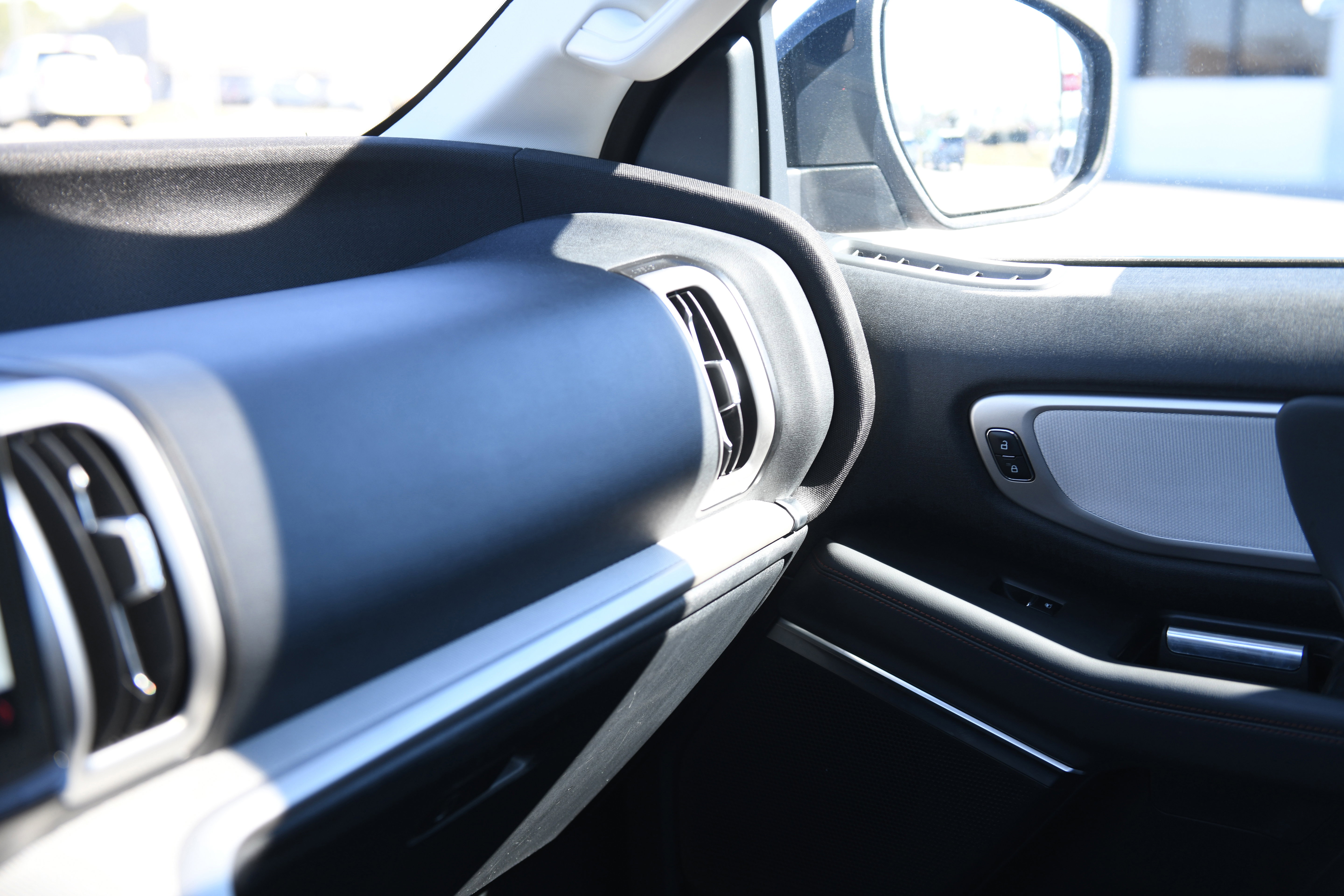 Used 2025 Ford Expedition Active image 27