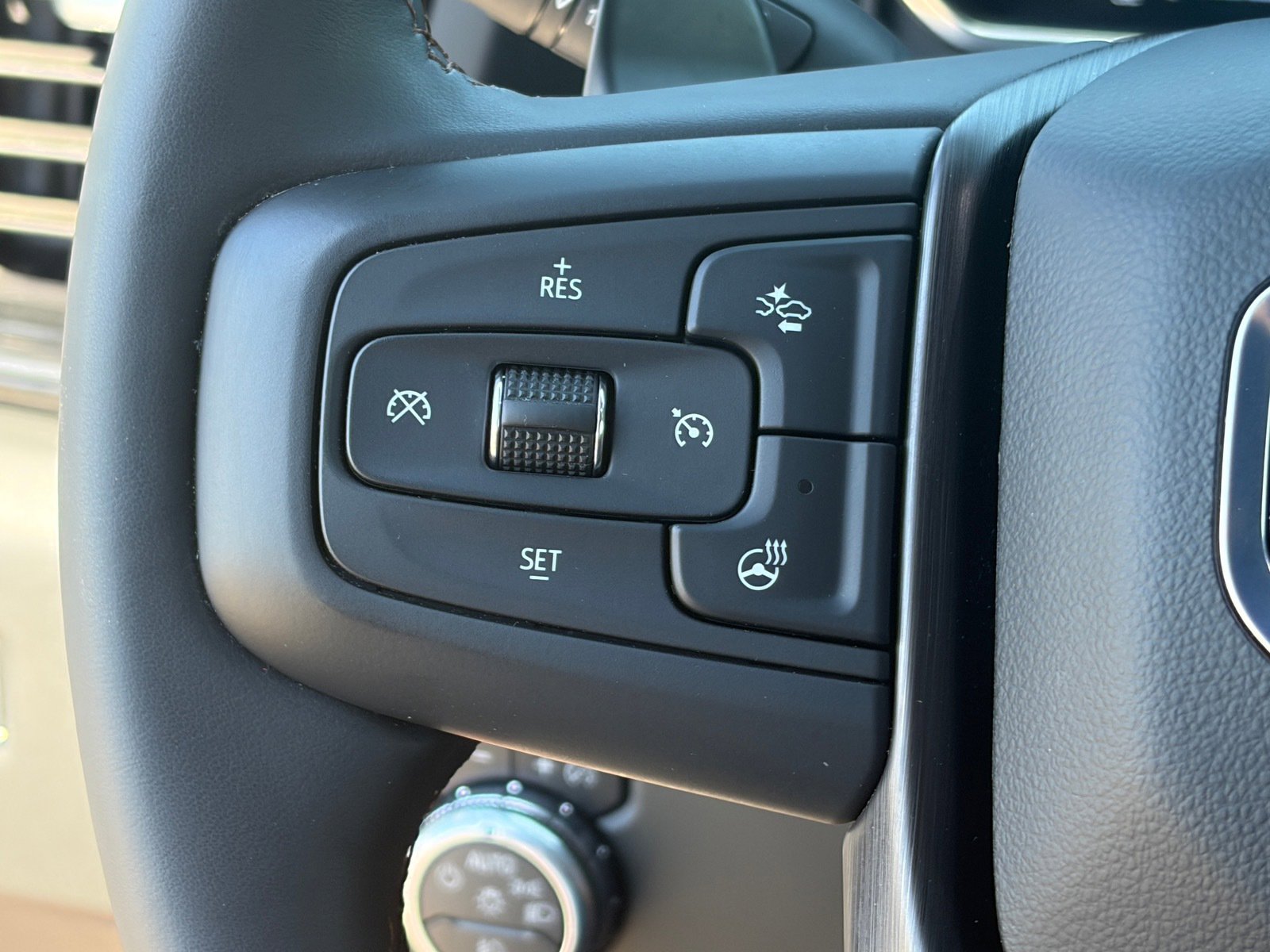 Used 2024 GMC Sierra 1500 AT4 w/ Technology Package image 21