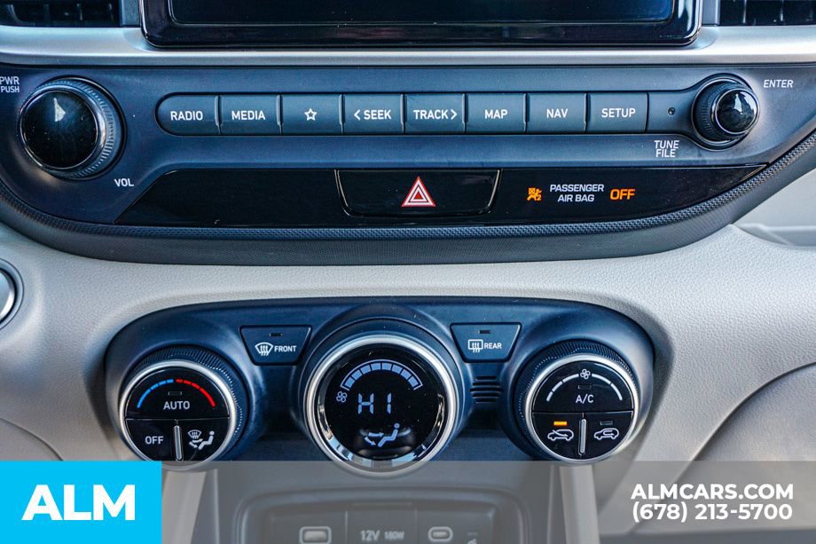 Used 2024 Hyundai Venue Limited image 41