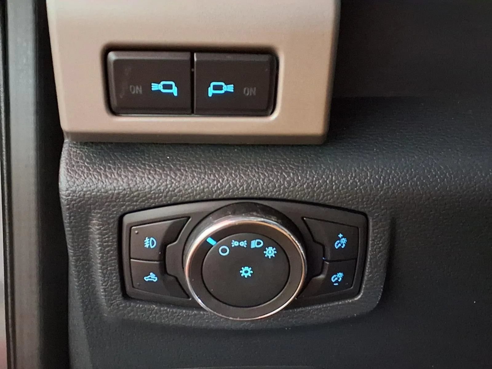 Used 2022 Ford F450 Lariat AWD/4WD image 17