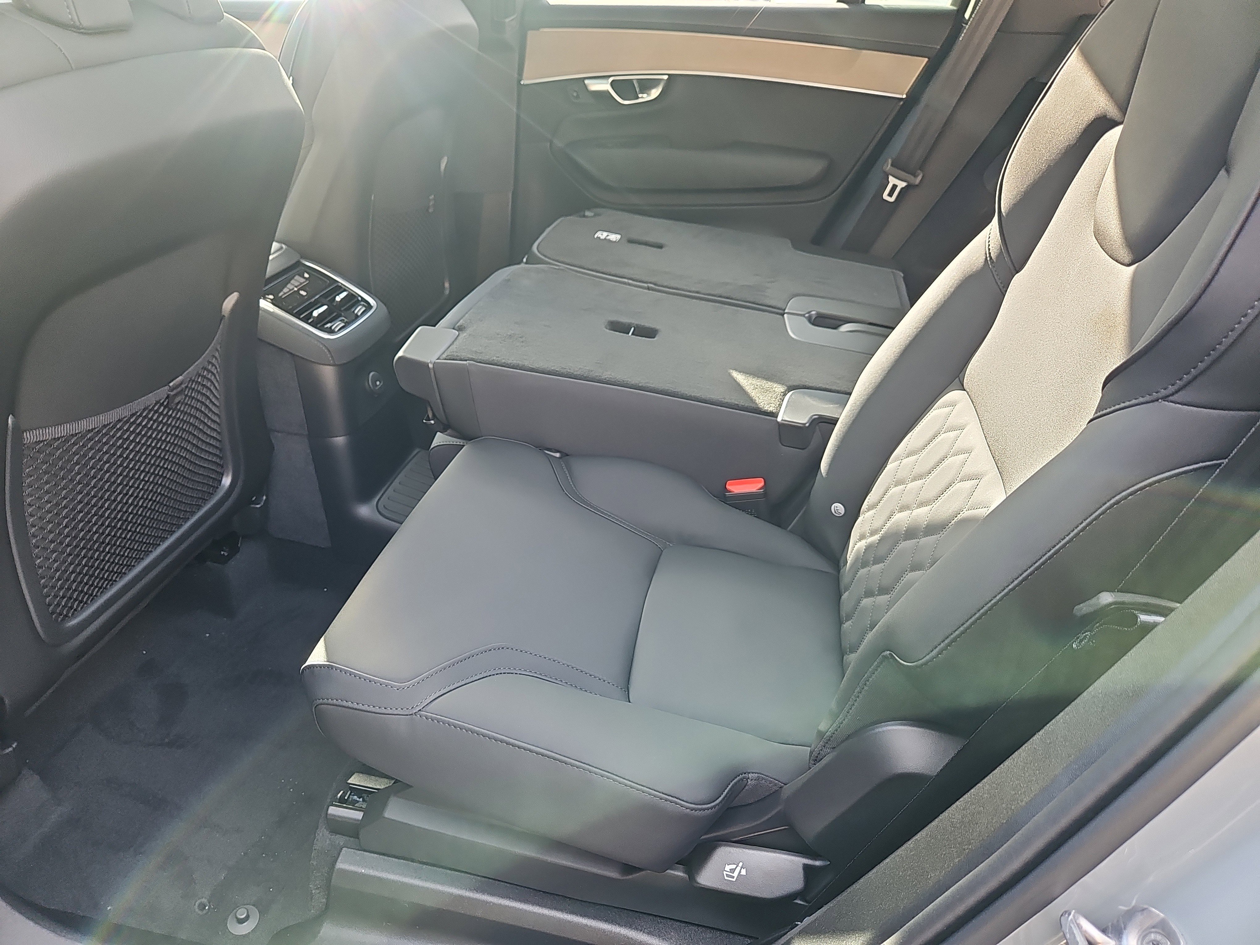 New 2026 Volvo XC90 T8 Plus image 21