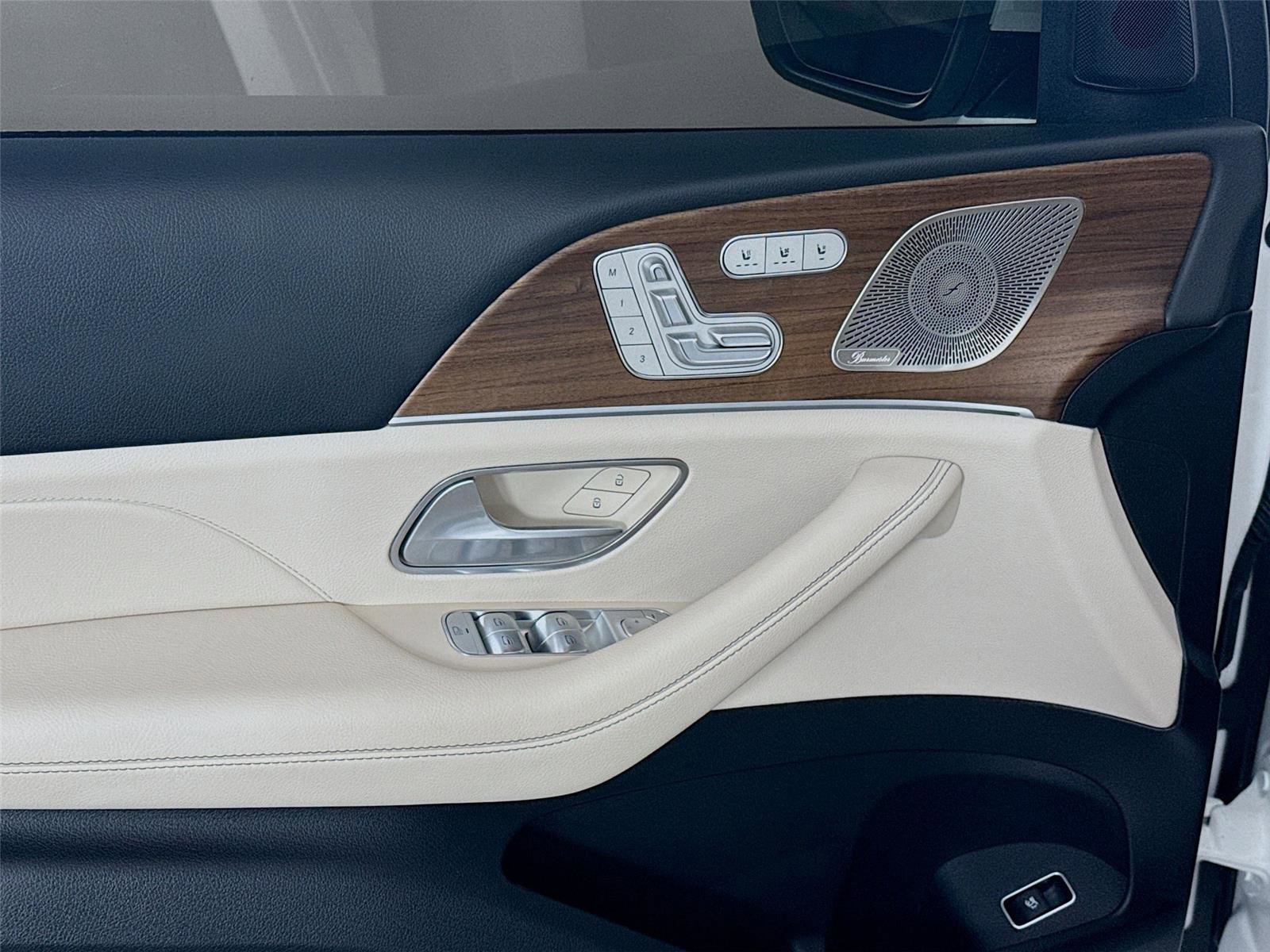 Used 2025 Mercedes-Benz GLE 350 4MATIC image 17