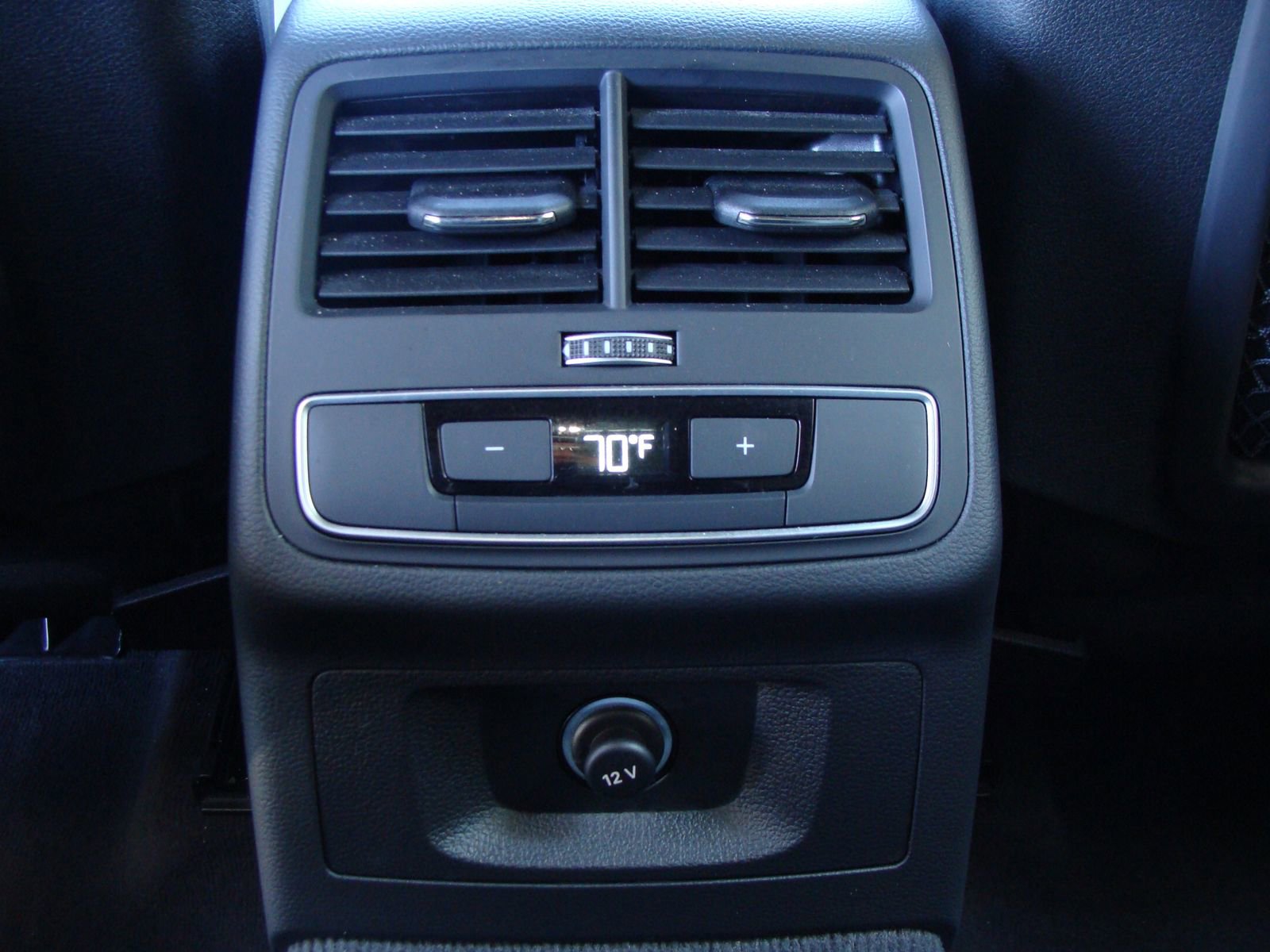 Used 2023 Audi A4 2.0T Premium w/ Convenience Package AWD/4WD image 37