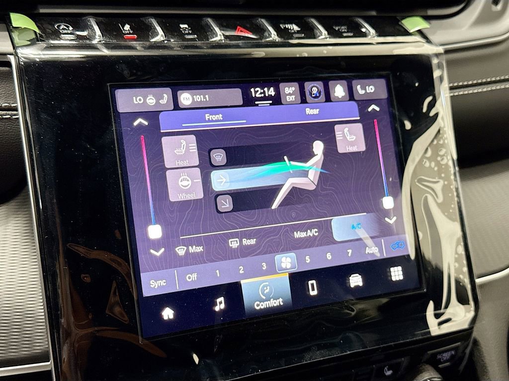 New 2025 Jeep Grand Cherokee L Laredo image 37