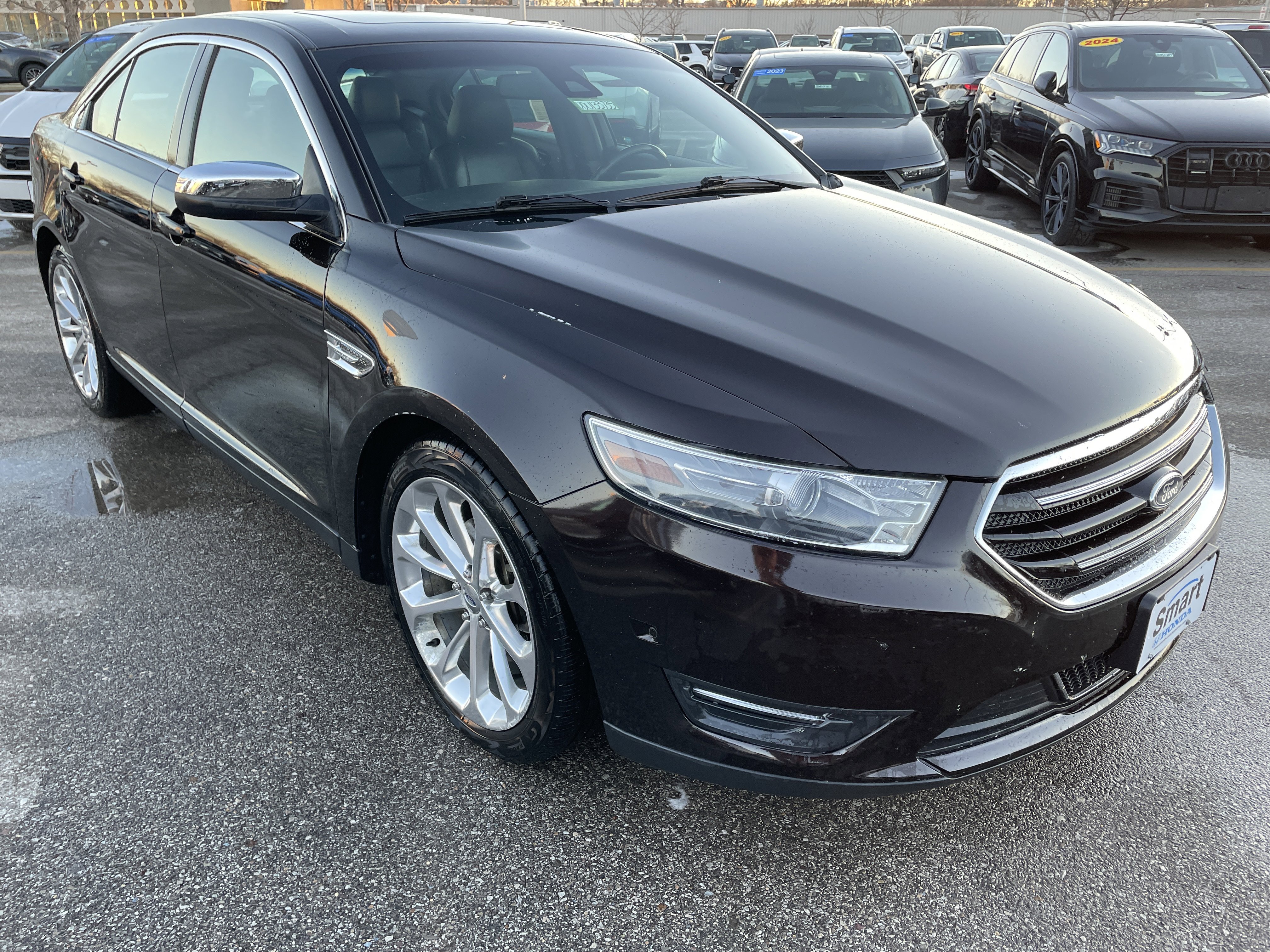 Used 2013 Ford Taurus Limited image 3