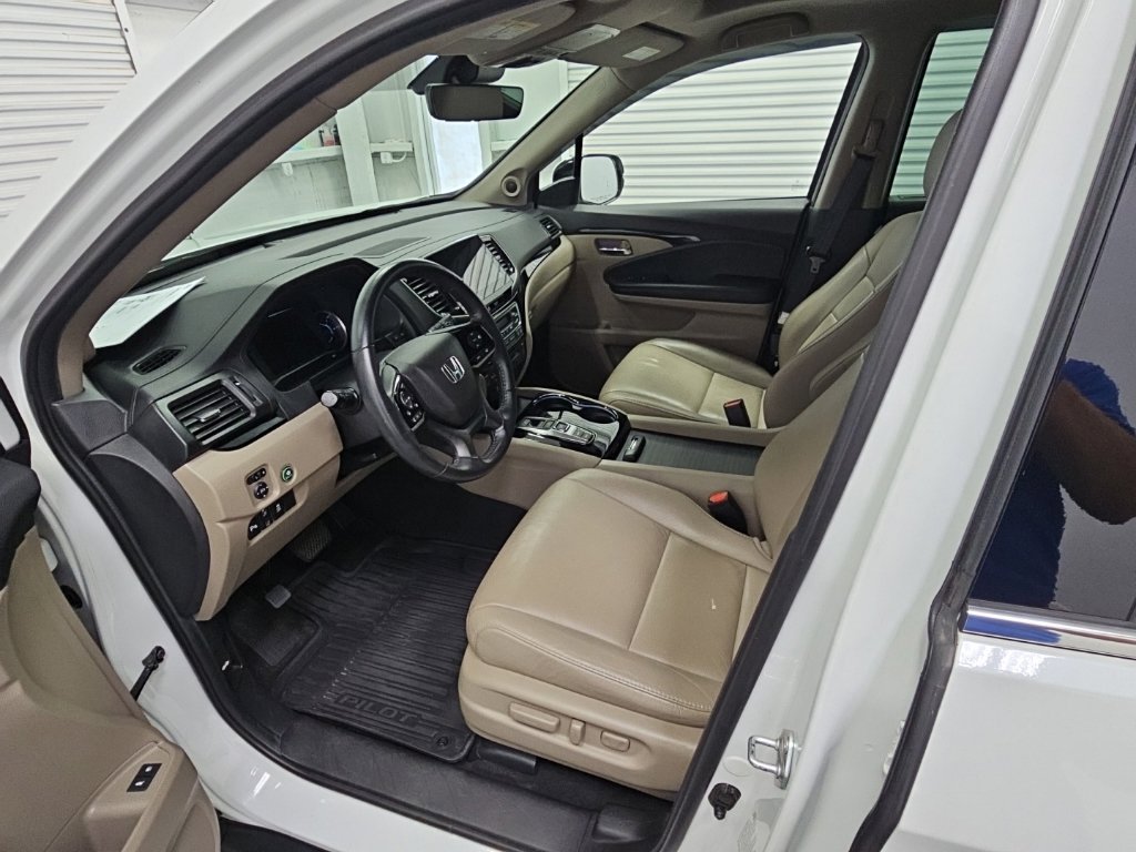 Used 2022 Honda Pilot Touring image 11
