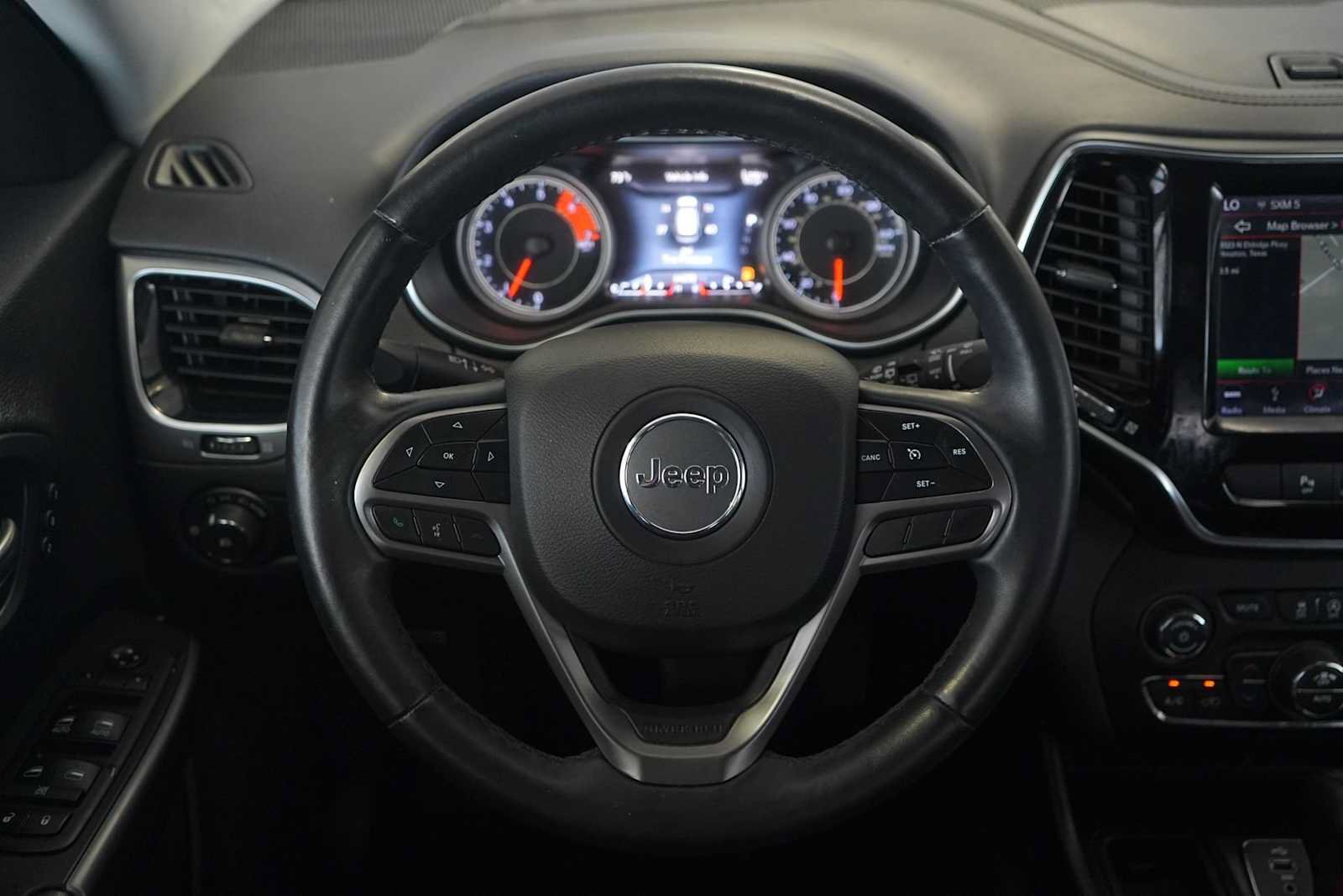 Used 2019 Jeep Cherokee Limited FWD image 16
