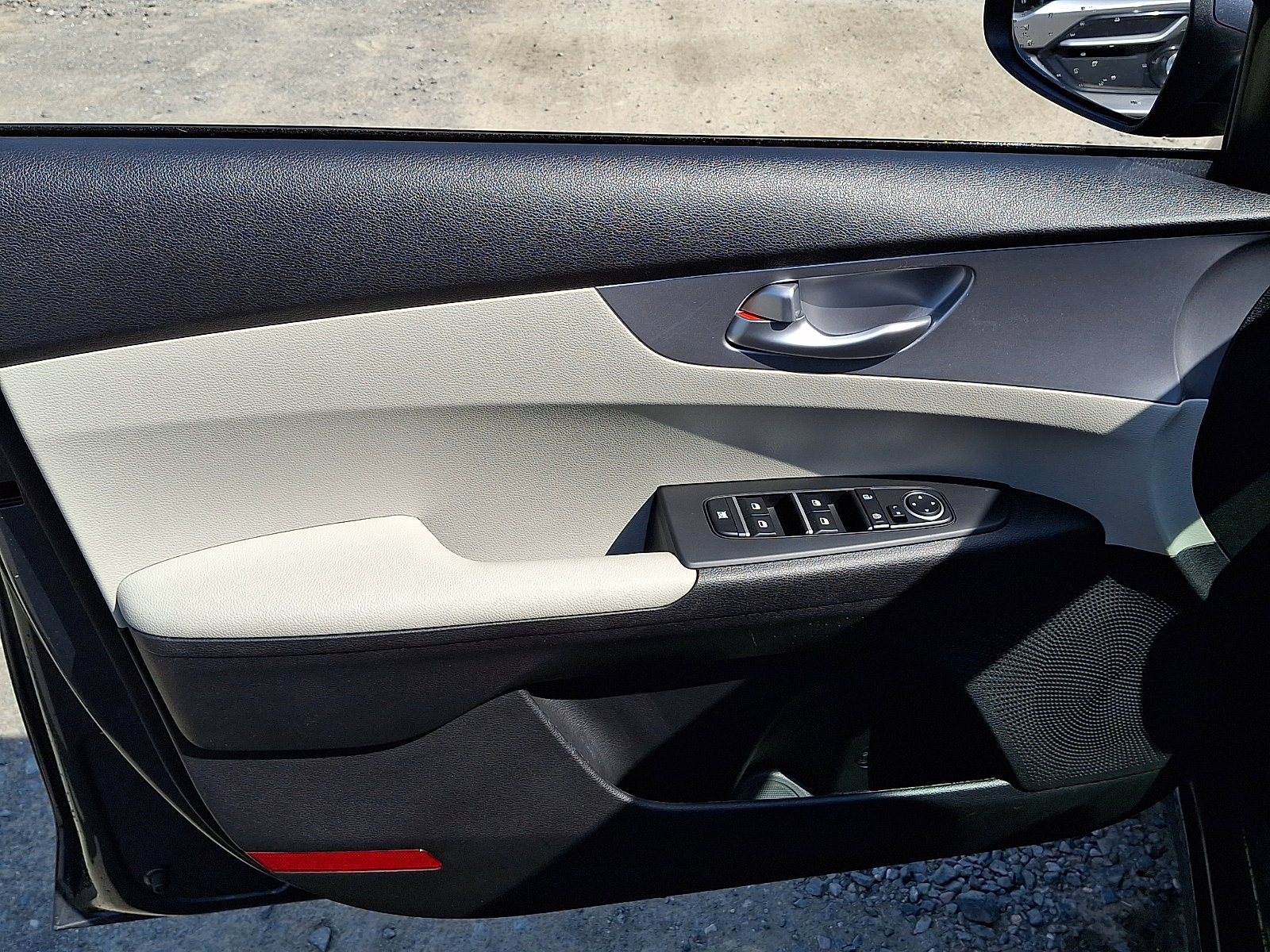 Used 2023 Kia Forte LXS w/ LXS Technology Package image 13